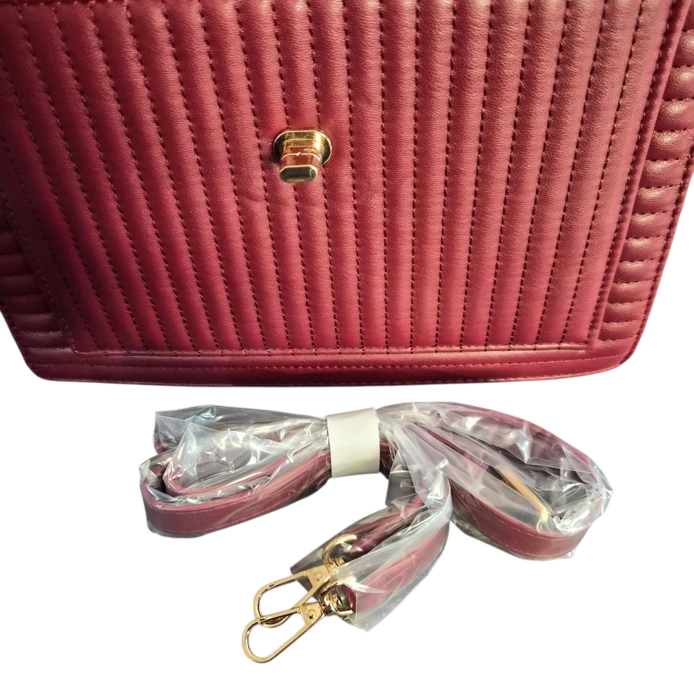 NWT Badgley Mischka Elegant Wine Colored Quilted Crossbody Handbag. - Picture 5 of 12